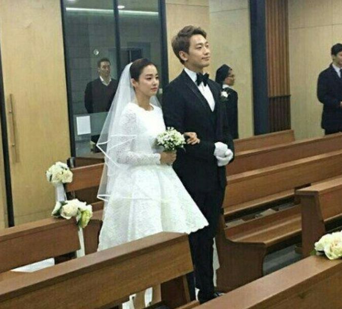 서울 종로구 가회동 성당에서, 소박한 결혼식을 올린 비 - 김태희 부부 / SNS 캡쳐